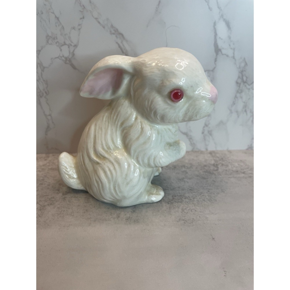 Vtg Ceramic Bunny Rabbit With Pink Eyes